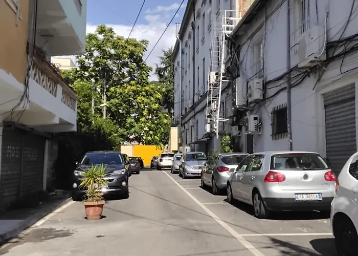 Cozy Centrally Located For Two 1, 10 Min Walk From Center Tirana