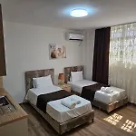 דירה Cozy Centrally Located For Two 1, 10 Min Walk From Center *