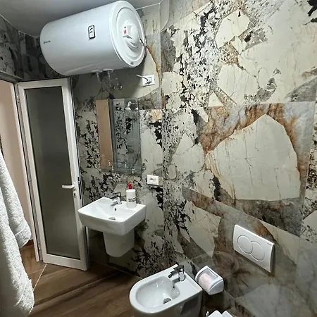 Cozy Centrally Located For Two 1, 10 Min Walk From Center *