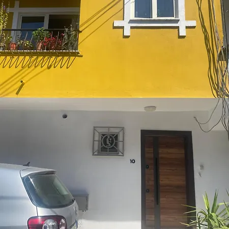 Cozy Centrally Located For Two 1, 10 Min Walk From Center Tiran