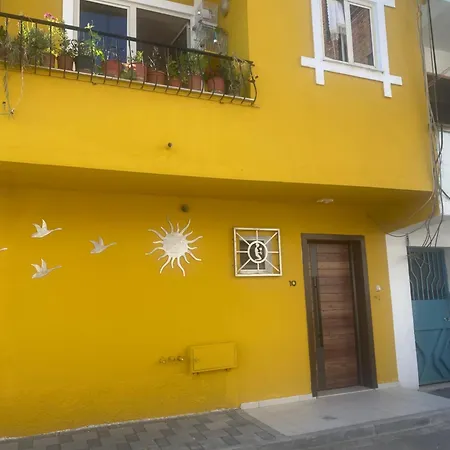 דירה Cozy Centrally Located For Two 1, 10 Min Walk From Center טיראנה