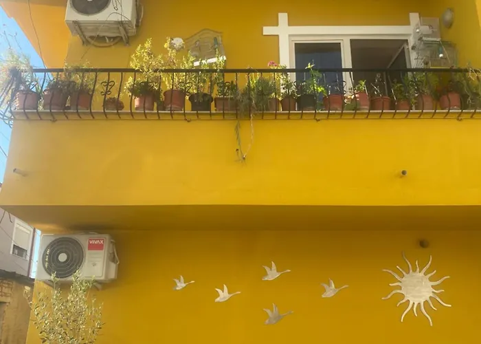 Cozy Centrally Located For Two 1, 10 Min Walk From Center ティラナ